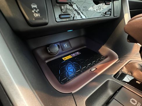 New 2025 Toyota RAV4 Limited image 42