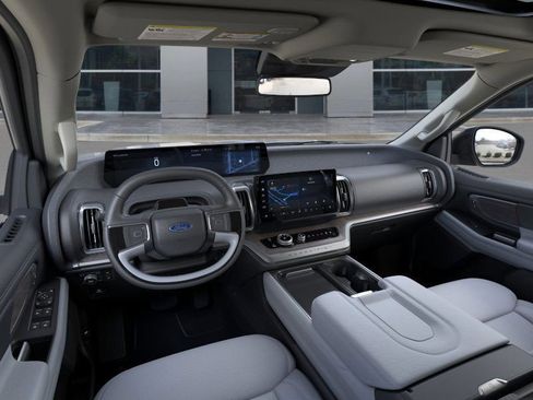 New 2025 Ford Expedition Platinum w/ Platinum Ultimate Package image 11