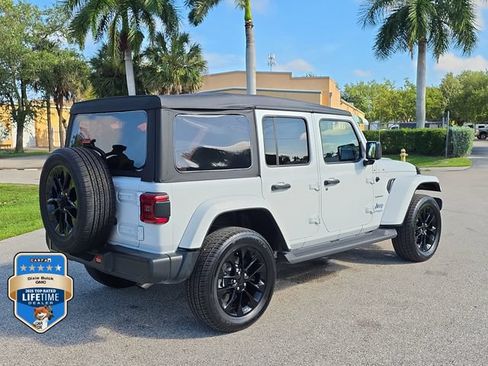 Used 2021 Jeep Wrangler Unlimited Sahara w/ Cold Weather Group AWD/4WD image 4