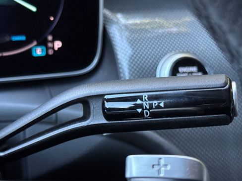 Used 2024 Mercedes-Benz GLC 300 4MATIC image 34