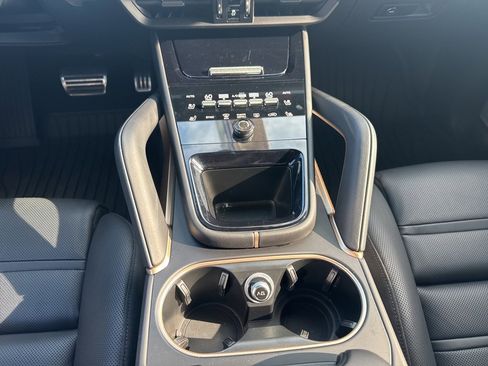 Used 2024 Porsche Cayenne Turbo GT image 27