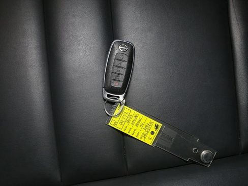 Used 2023 Nissan Rogue SV w/ SV Premium Package image 38