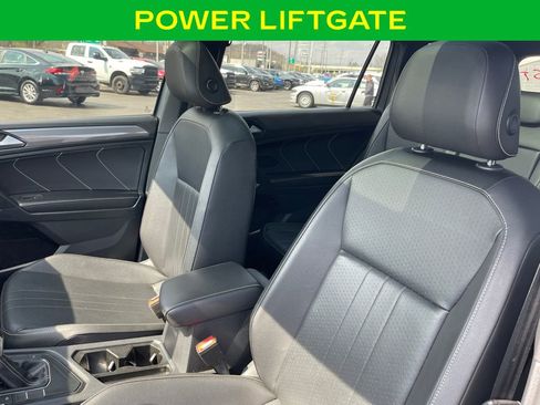 Used 2022 Volkswagen Tiguan SE R-Line image 17