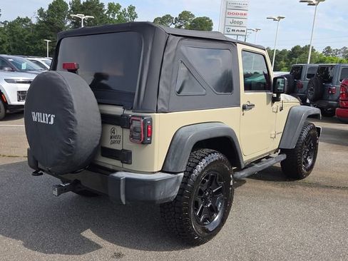 Used 2017 Jeep Wrangler Sport AWD/4WD image 12