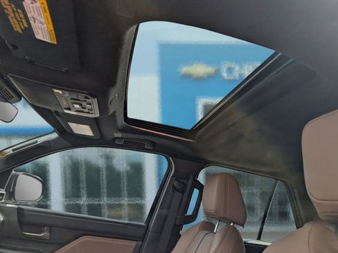 Used 2025 Toyota 4Runner Limited image 18