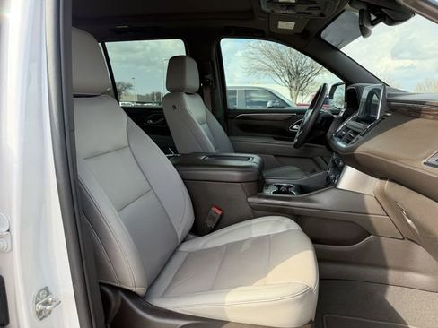 Used 2022 Chevrolet Tahoe Z71 w/ Luxury Package image 31