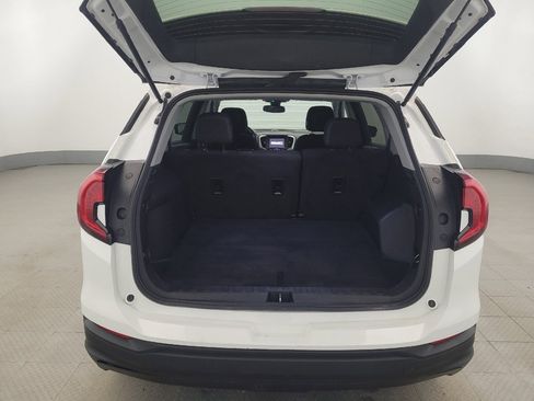 Used 2023 GMC Terrain SLE image 29