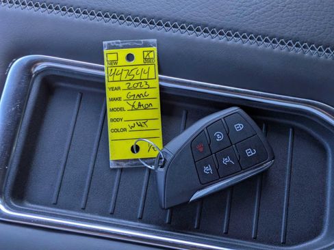 Used 2023 GMC Yukon XL Denali w/ Advanced Technology Package AWD/4WD image 37