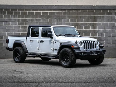 Used 2020 Jeep Gladiator Sport w/ Quick Order Package 24S AWD/4WD image 2