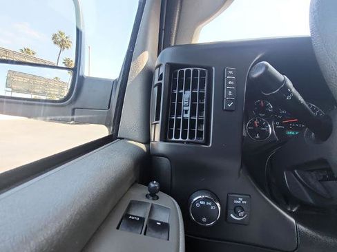 Used 2024 GMC Savana 2500 w/ Driver Convenience Package image 16