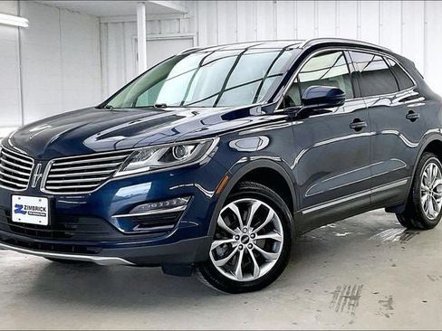 Used 2017 Lincoln MKC Select w/ Select Plus Package AWD/4WD image 2