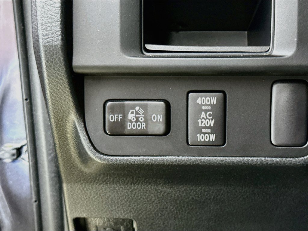 Used 2016 Toyota Tacoma TRD Sport w/ Towing Package RWD image 12