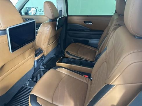 Used 2022 Nissan Pathfinder Platinum w/ Cargo Package image 22