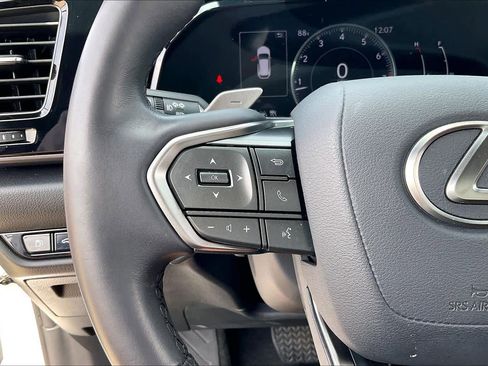 Used 2025 Lexus NX 250 FWD w/ Towing Package (2000 Lbs) image 21