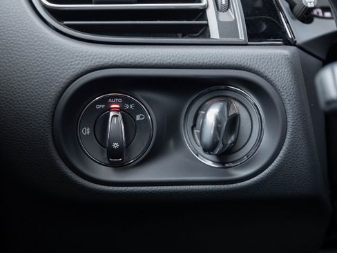 New 2026 Porsche Macan image 17