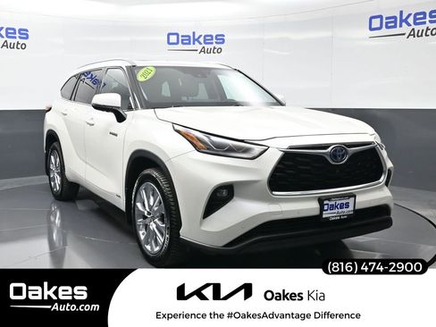 Used 2021 Toyota Highlander Limited image 1