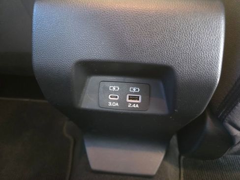 Used 2025 Subaru Crosstrek 2.0i Premium AWD/4WD image 31