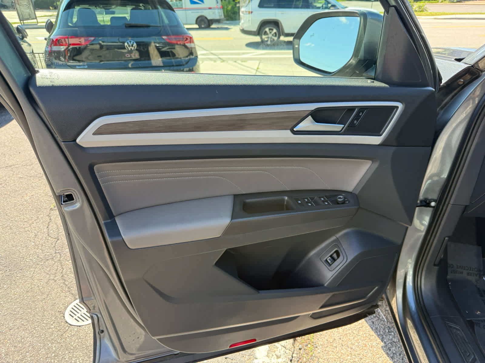Used 2022 Volkswagen Atlas SEL AWD/4WD image 19