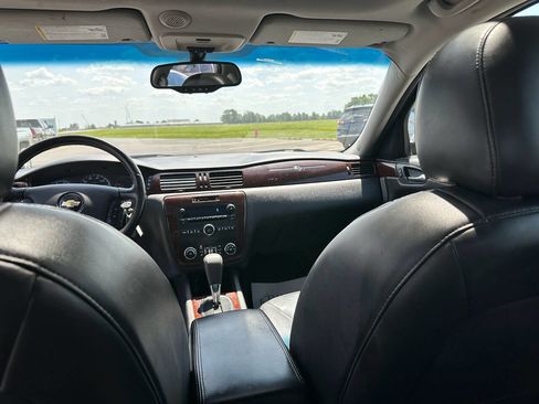 Used 2011 Chevrolet Impala LT w/ Luxury Edition Package FWD image 14