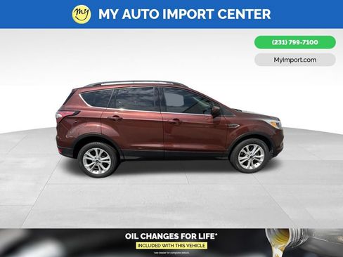 Used 2018 Ford Escape SE w/ SE Sync 3 Package AWD/4WD image 7