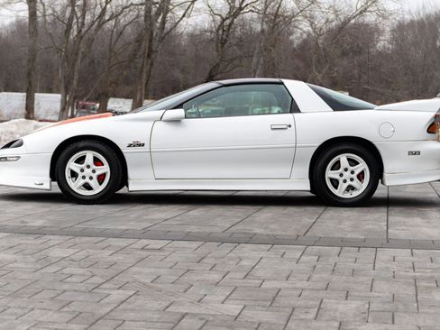Used 1997 Chevrolet Camaro Z28 w/ Preferred Equipment Group 2 image 10