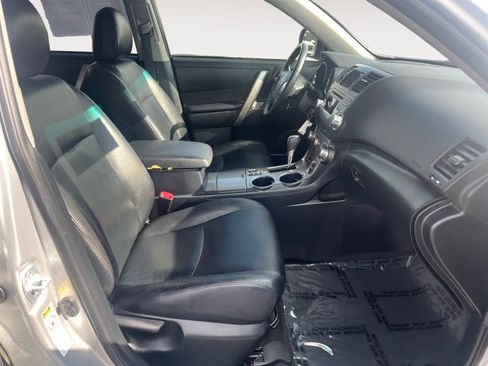 Used 2012 Toyota Highlander 4WD Hybrid w/ Leather Pkg image 15