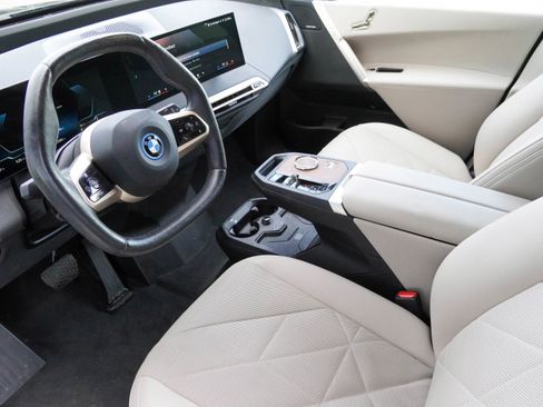 Certified 2025 BMW iX xDrive50 image 9