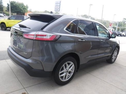 Used 2024 Ford Edge SEL image 6