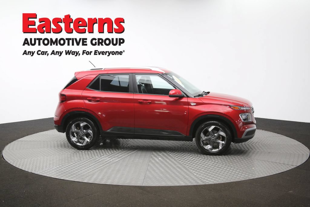 Used 2023 Hyundai Venue Limited FWD image 47