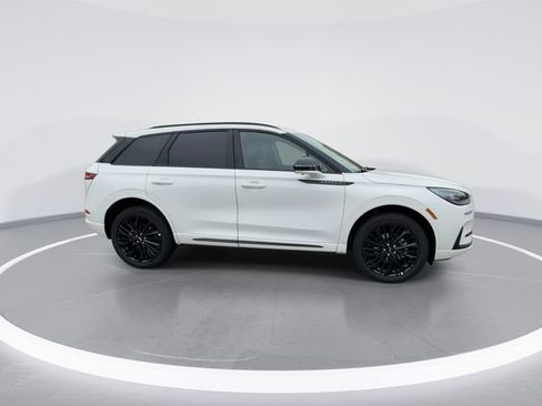 New 2026 Lincoln Corsair Premiere image 9