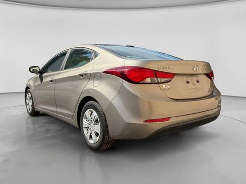 Used 2016 Hyundai Elantra SE FWD image 3