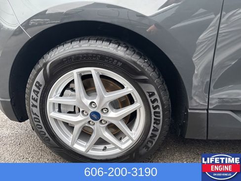 Used 2021 Ford Edge SE image 11