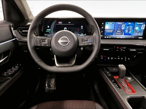 New 2026 Nissan Kicks SR w/ SR Premium Package FWD image 20