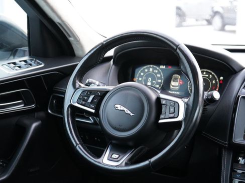 Used 2020 Jaguar F-PACE R-Sport image 81