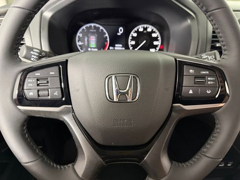 New 2026 Honda Odyssey Touring image 14