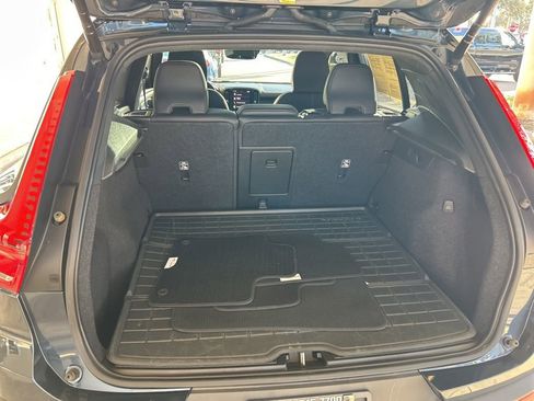Used 2022 Volvo XC40 T5 R-Design w/ Advanced Package image 35