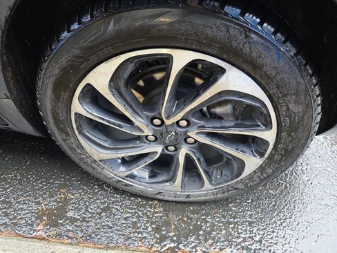 Used 2022 Chevrolet Bolt EUV Premier w/ Sun & Sound Package image 9