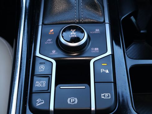 Used 2025 Kia Sorento SX image 28