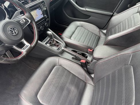Used 2017 Volkswagen Jetta GLI FWD image 18