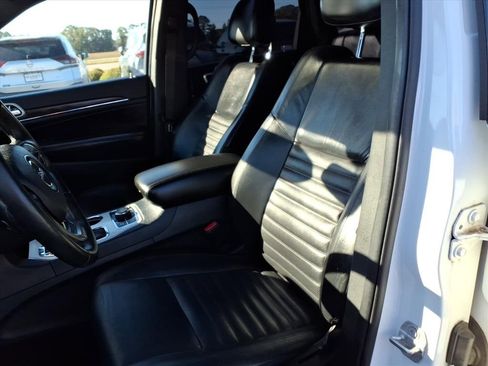 Used 2018 Jeep Grand Cherokee Limited image 42