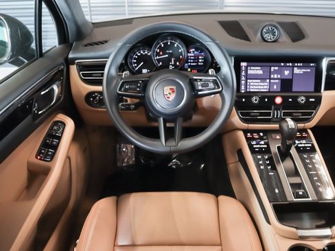 Certified 2026 Porsche Macan AWD/4WD image 15