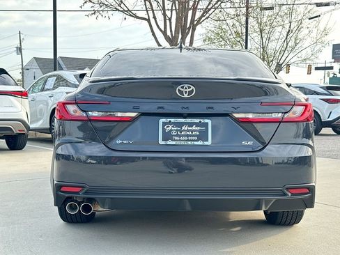 Used 2026 Toyota Camry SE image 7
