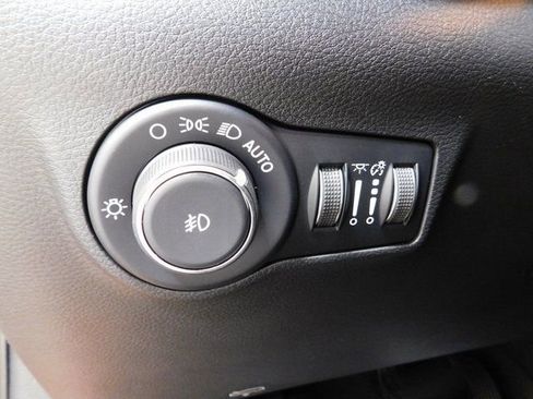 New 2026 Jeep Compass Latitude image 19