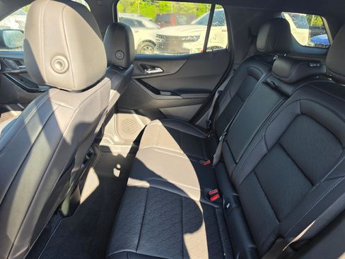 New 2026 Chevrolet Equinox LT FWD image 9