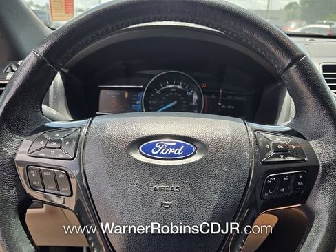 Used 2018 Ford Explorer XLT w/ Equipment Group 202A FWD image 24