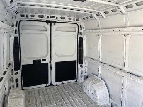 Used 2025 RAM ProMaster 2500 w/ Convenience Group FWD image 13