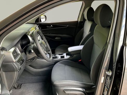 Used 2020 Kia Sorento LX FWD image 21