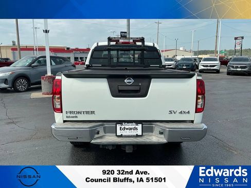 Used 2016 Nissan Frontier SV AWD/4WD image 7