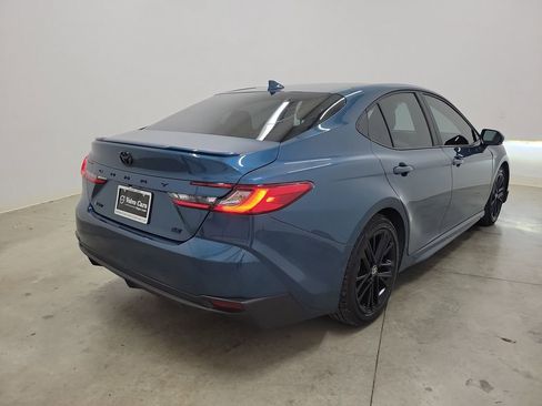 Used 2025 Toyota Camry SE w/ Convenience Package image 5