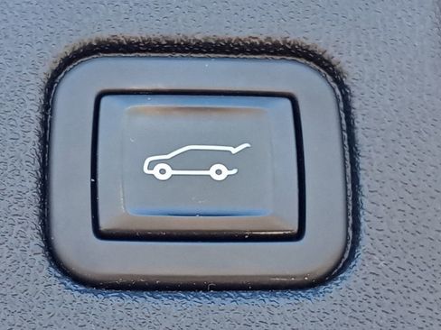 Used 2020 Chevrolet Equinox LT image 4